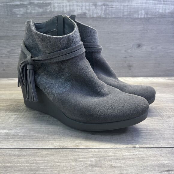 Crocs Shoes - Crocs Womens Size 8 Gray Leather Wedge Zip Ankle Booties 204676 Dual Comfort